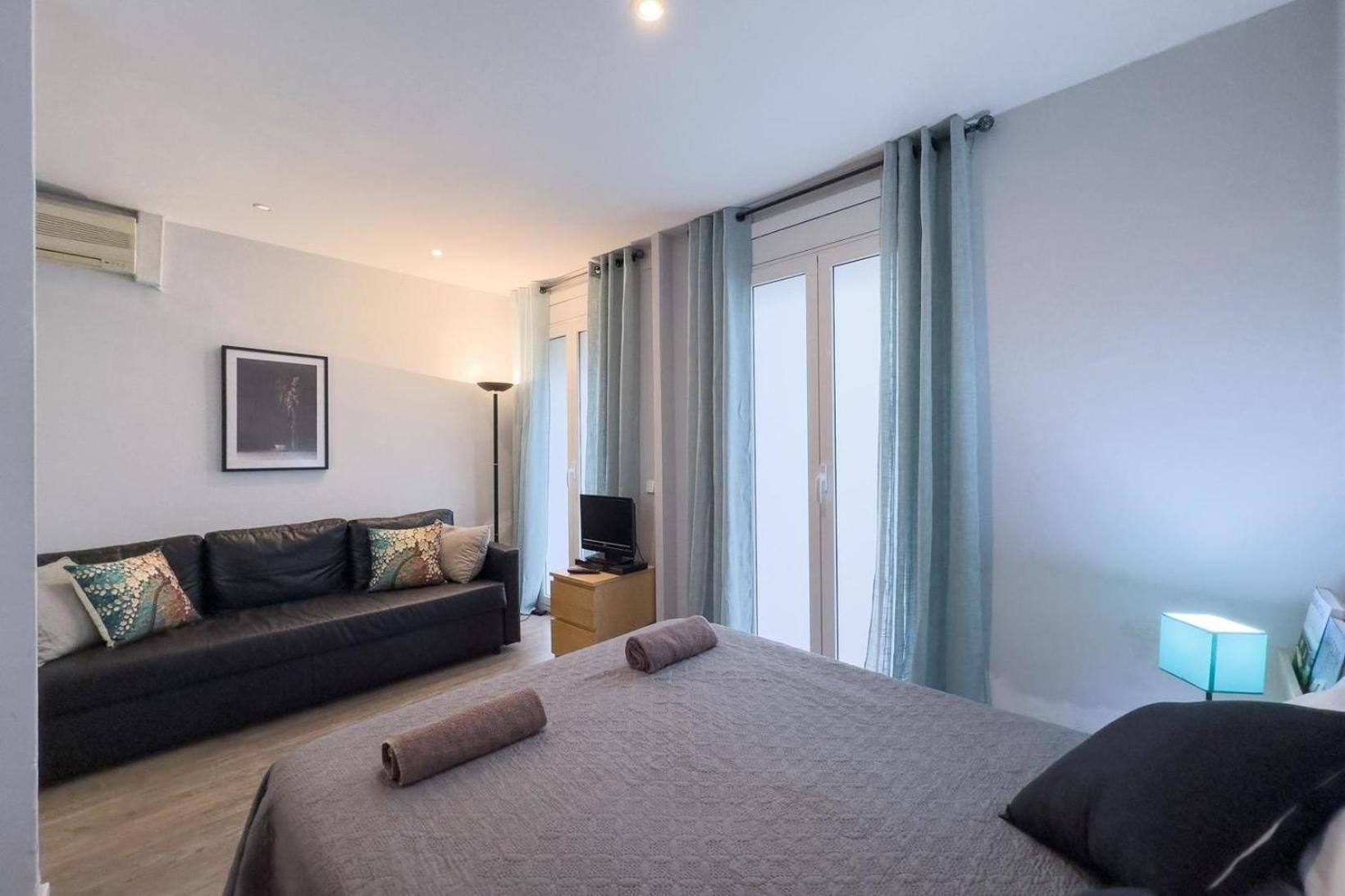 Apartment Fuer 2 Personen Ca 38 Qm In Barcelona-gracia, Costa Brava Costa Del Maresme Barcelona